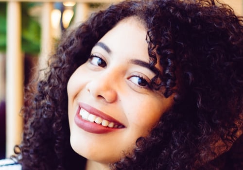 When to replace your porcelain veneers: 8 signs you need new veneers